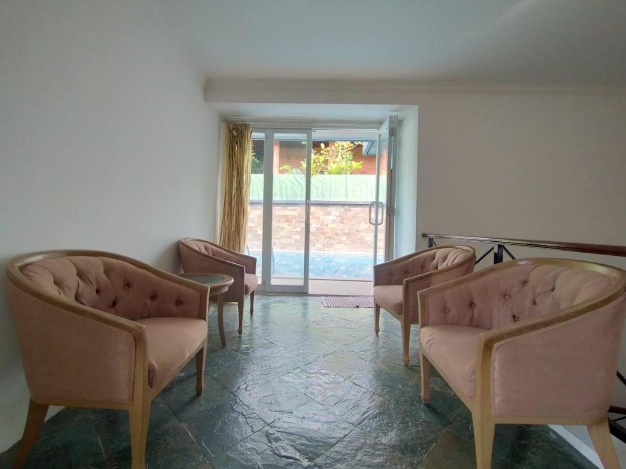 Villa Bukit Danau Lot 14 Cinengangirang Ngoại thất bức ảnh